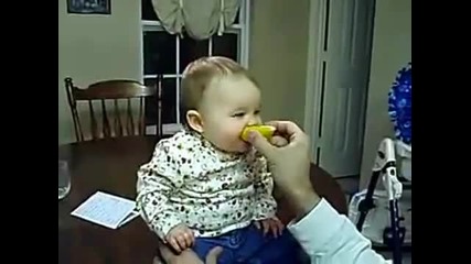 Бебе яде лимон смях 