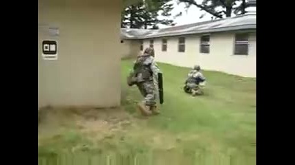 American soldiers cleaning (funny)