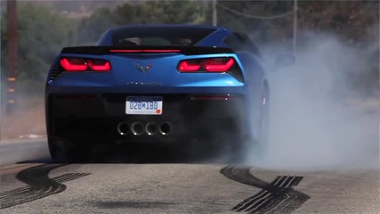 Corvette рисува по асфалта !