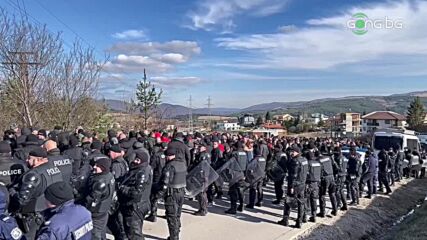 Феновете на ЦСКА се отправят към стадиона в Бистрица за дербито с ЦСКА 1948