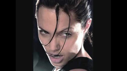 Angelina Jolie - Mondo Bongo