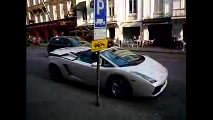 White Lamborghini Gallardo Spyder 