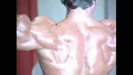Arnold Bicepsi
