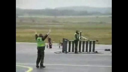 Забавно изпращане на самолети