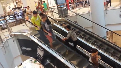 3b1d:walk on the wrong side of the escalator challenge