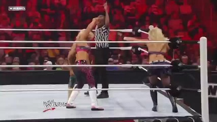Eve & Kelly Kelly vs (divas Of The Doom)