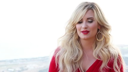 Demi Lovato Dec 2013_jan 2014 Behind the Scenes