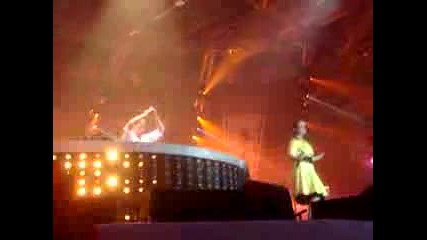 Armin Van Buuren - Hold On To Me(live)