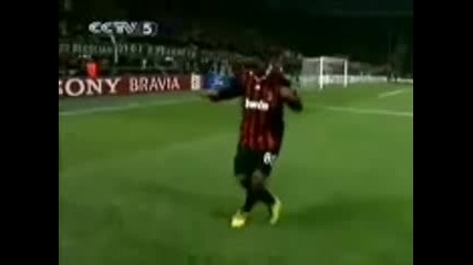 Роналдинио играе кючек 