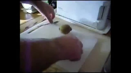 Как се чисти киви