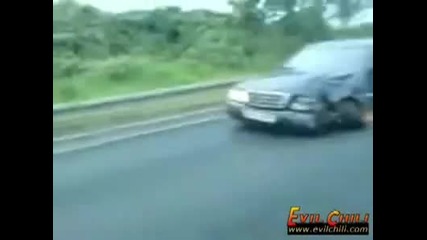 Mercedes бате !