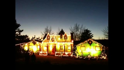 Hudson Holiday Crazy Christmas Light House 