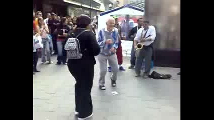 Танцуващ дядо