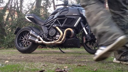 Малко звук от прекрасното Ducati Diavel