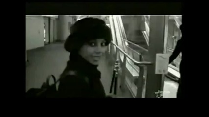 Adriana Evans - Love is all around