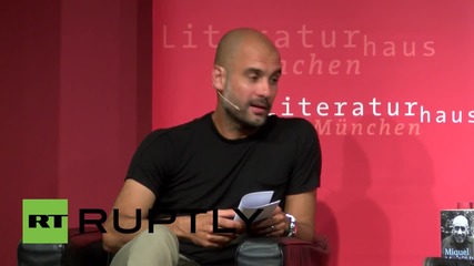 Германия: Треньорът по футбол на Баейрн Мюнхен рецитира поезия