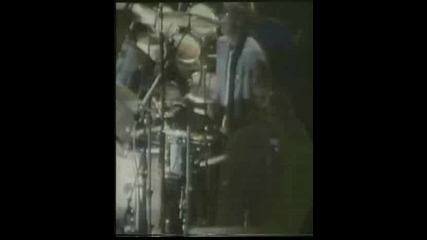 Queen - Another One Bites The Dust [video]