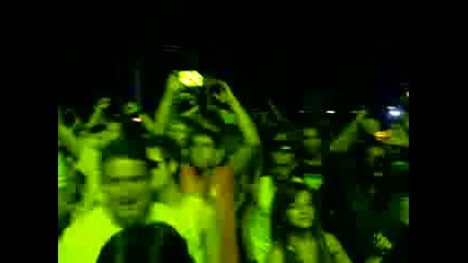 Tiesto @ Cacao Beach 02.08.09 dancing 