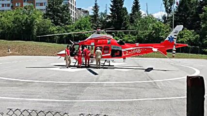 Въздушни линейки откараха две от постадалите деца при катастрофата в Горна Оряховица в "Пирогов"