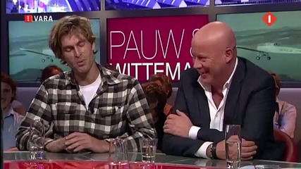 човек пита къде е тоалетната в шоу - смях