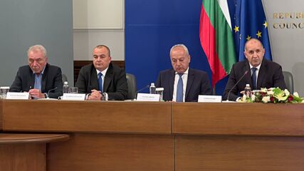 Премиерът на среща с бизнеса, синдикатите и регулаторите заради новите мерки срещу скока на цените