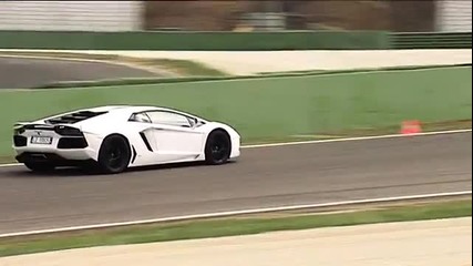 Първо кръгче с 2012 Lamborghini Aventador