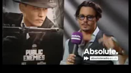 Johnny Depp дава интервю филмa си Public Enemies