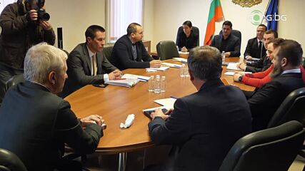 Започна срещата на Гриша Ганчев с министър Василев