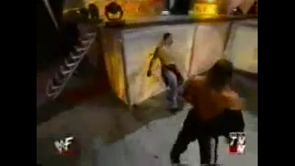 Трите Хикса напада Гробаря