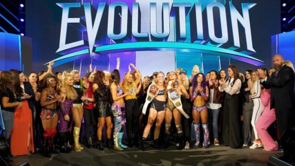 The Women's Division celebrates historic night with Ronda Rousey: WWE Evolution 2018 (WWE Network Exclusive)