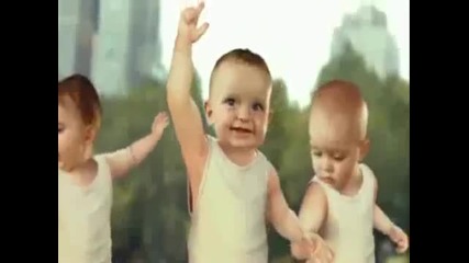 Луд бебешки танц .