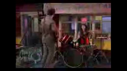 Selena Gomez singing in Wizards of Waverly Place