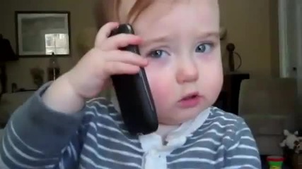 Бебе говори по телефона_смях