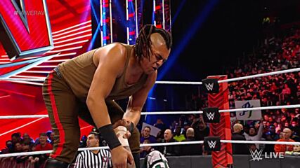 AJ Styles vs. Apollo Crews: Raw, Dec. 27, 2021