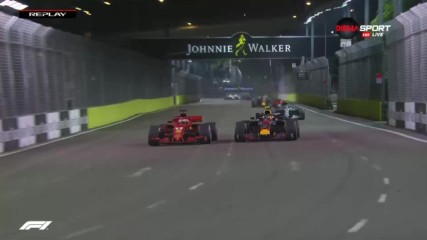 Люис поведе колоната, катастрофа на старта в Сингапур