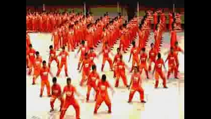 Филипински затворници танцуват на Джако Thriller 