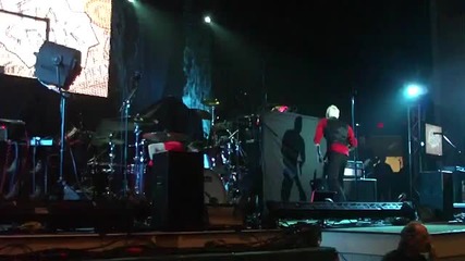 Fm Static - Bleeding Love ( Live 2009)