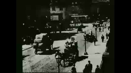 Ето това е Първият заснет филм в света 1888г Traffic Crossing Leeds Bridge 