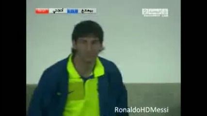 Messi gives a slap in the head - Funny
