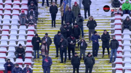 Студът и снегът не изплашиха 113 храбри врачани да са на мач