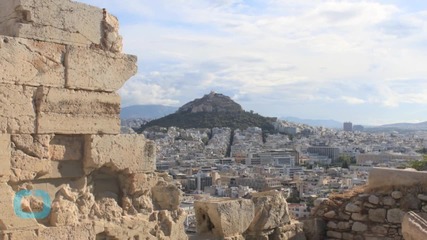 Weak Euro Adds to Europe's Vacation Lure for Tourists From United States, China and Locals