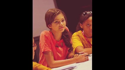 Zendaya ; ** .
