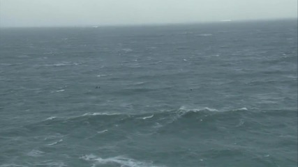 Уиндсърфинг състезание в огромните вълни на океана!