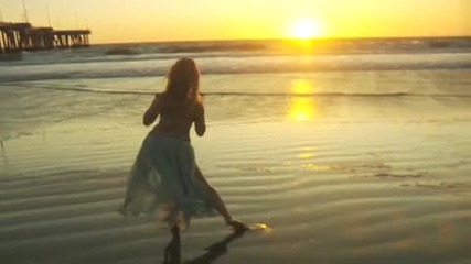 sensual dance to the sea