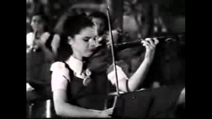Деца Феномени - 20, Момиче свири на цигулка