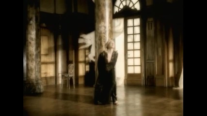 Madonna - Love Don't Live Here Anymore