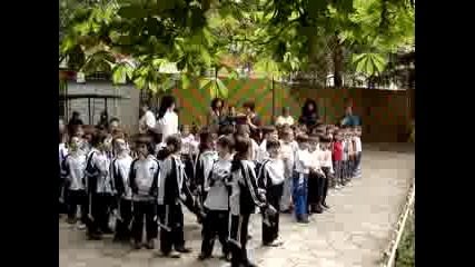 Деца Пеят В Детската Градина