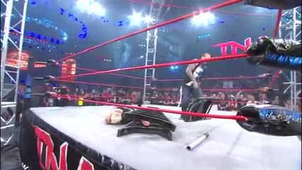 Jeff Hardy attacks Mr.anderson