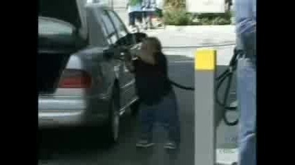 Яко прецакване клиент на бензиностанция !смях! 