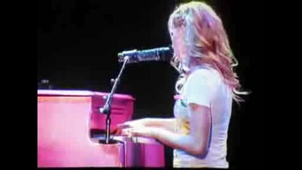 [hq] Avril Lavigne Live In Singapore - When You`re Gone And Innoncence